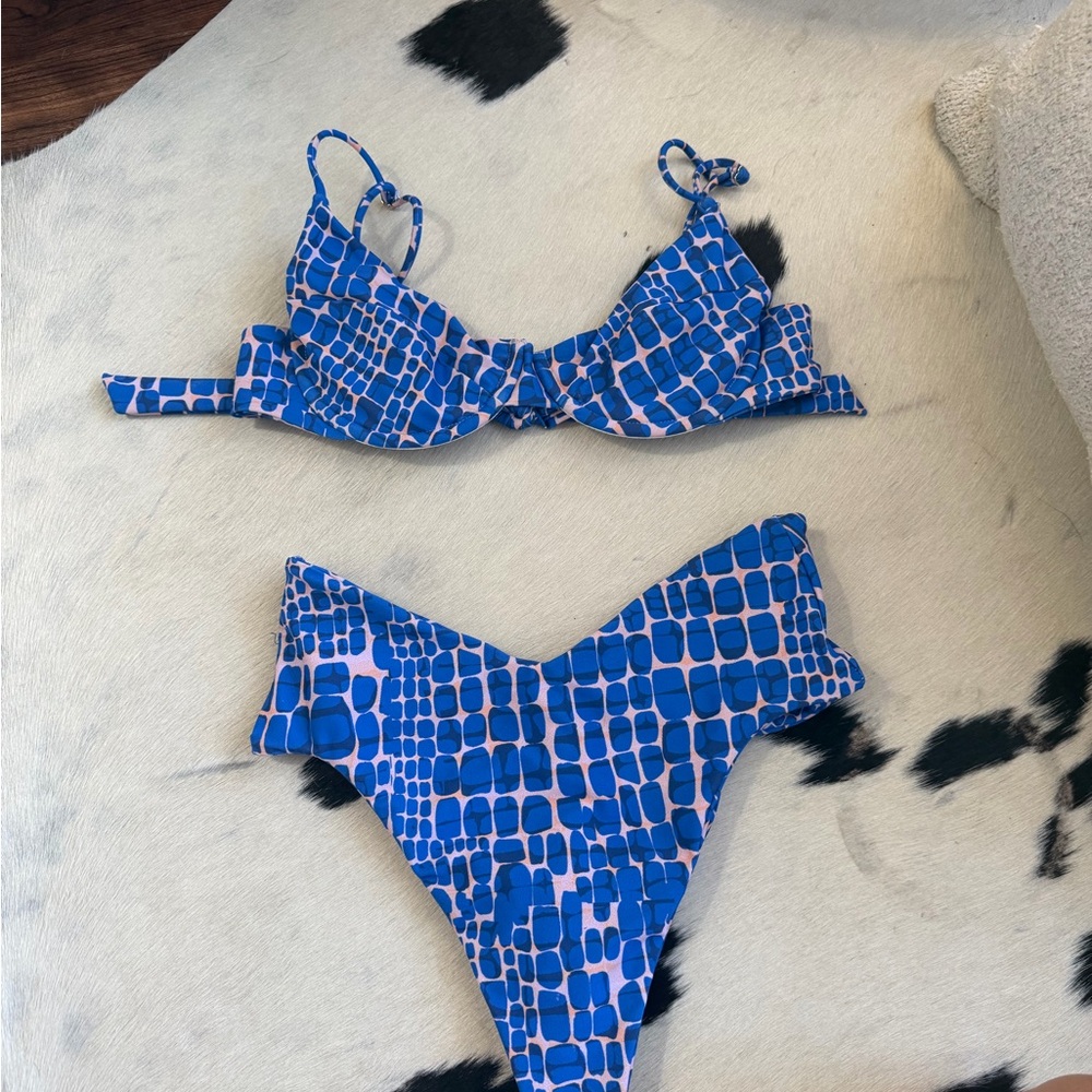 Skatie Blue and Pink Mykonos Patterned Bikini Set